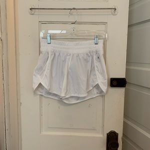 Size 6 Lululemon White Tracker Short 4”